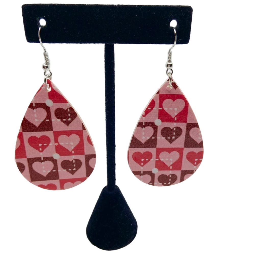 🍭6/$30 New Large Heart Print Faux Leather Dangle Earrings